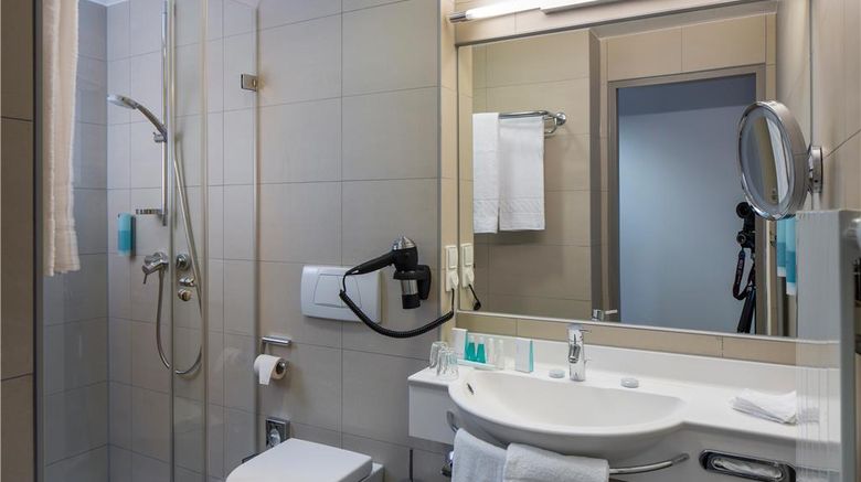 <b>Austria Trend Hotel Europa Salzburg Room</b>. Images powered by <a href="https://iceportal.shijigroup.com/" title="IcePortal" target="_blank">IcePortal</a>.