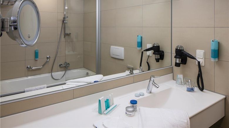 <b>Austria Trend Hotel Europa Salzburg Room</b>. Images powered by <a href="https://iceportal.shijigroup.com/" title="IcePortal" target="_blank">IcePortal</a>.