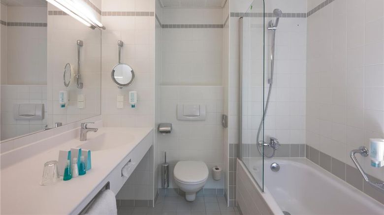 <b>Austria Trend Hotel Europa Salzburg Room</b>. Images powered by <a href="https://iceportal.shijigroup.com/" title="IcePortal" target="_blank">IcePortal</a>.