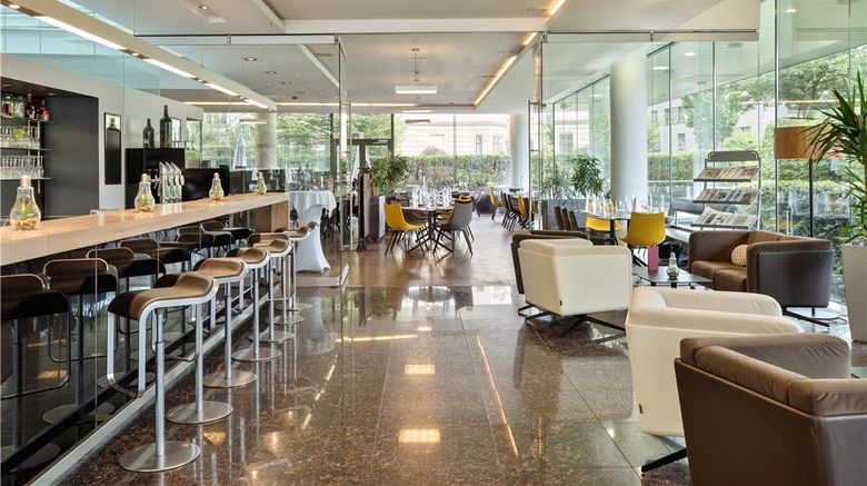 <b>Austria Trend Hotel Congress Innsbruck Lobby</b>. Images powered by <a href="https://iceportal.shijigroup.com/" title="IcePortal" target="_blank">IcePortal</a>.