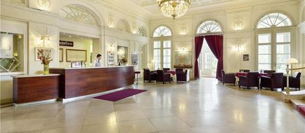 Austria Trend Schloss Wilhelminenberg Lobby
