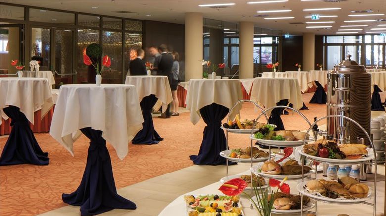 <b>Austria Trend Hotel Savoyen Vienna Meeting</b>. Images powered by <a href="https://iceportal.shijigroup.com/" title="IcePortal" target="_blank">IcePortal</a>.
