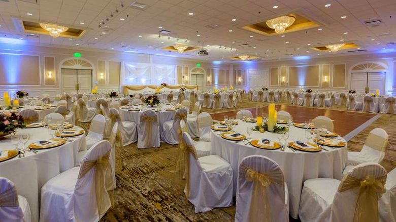 <b>The Ingleside Hotel Ballroom</b>. Images powered by <a href="https://iceportal.shijigroup.com/" title="IcePortal" target="_blank">IcePortal</a>.