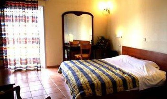 Lecadin Hotel Room