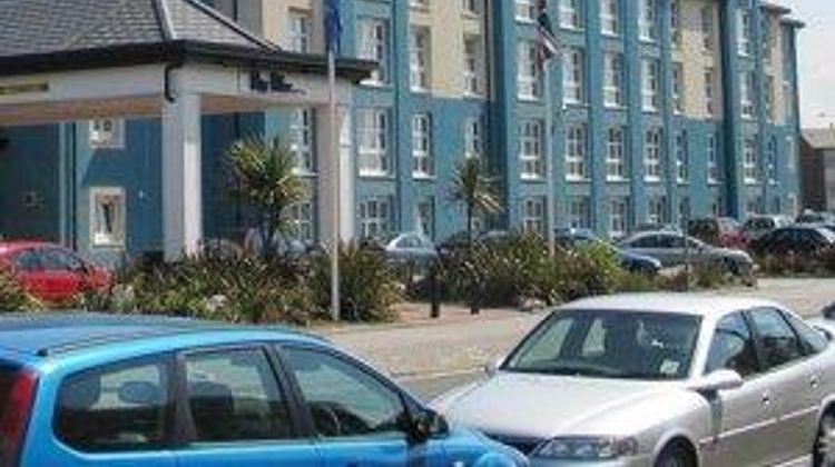 Big Blue Hotel Exterior
