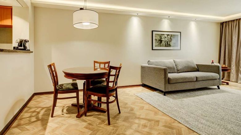 <b>Plaza El Bosque Ebro Hotel Suite</b>. Images powered by <a href="https://iceportal.shijigroup.com/" title="IcePortal" target="_blank">IcePortal</a>.