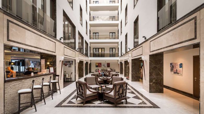 <b>Europa Royale Bucharest Hotel Lobby</b>. Images powered by <a href="https://iceportal.shijigroup.com/" title="IcePortal" target="_blank">IcePortal</a>.
