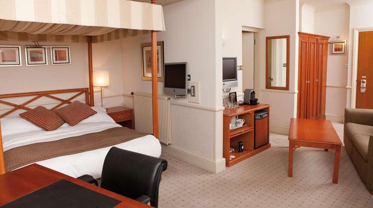 The North Lakes Hotel Room
