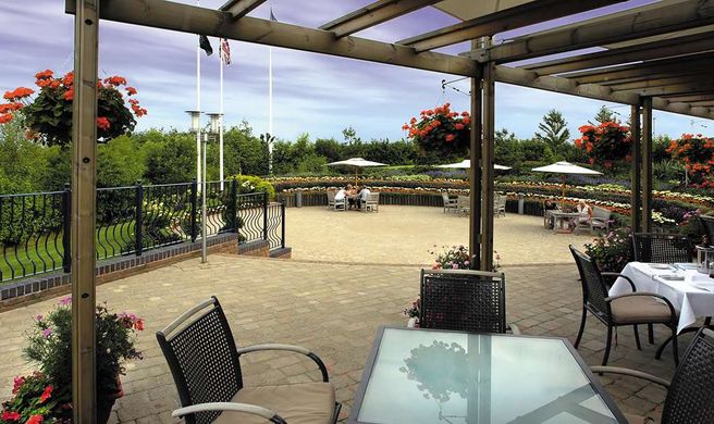 Thorpe Park Hotel & Spa Exterior