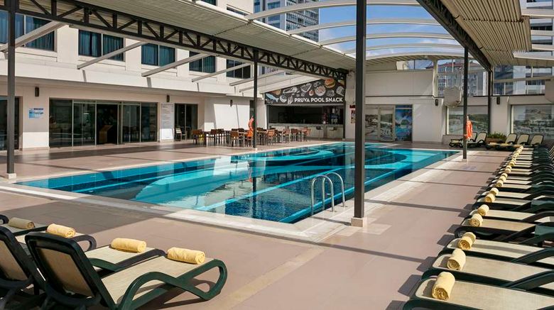 <b>Titanic Business Kartal Hotel Pool</b>. Images powered by <a href="https://iceportal.shijigroup.com/" title="IcePortal" target="_blank">IcePortal</a>.