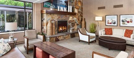 The Inn on Lake Superior Lobby