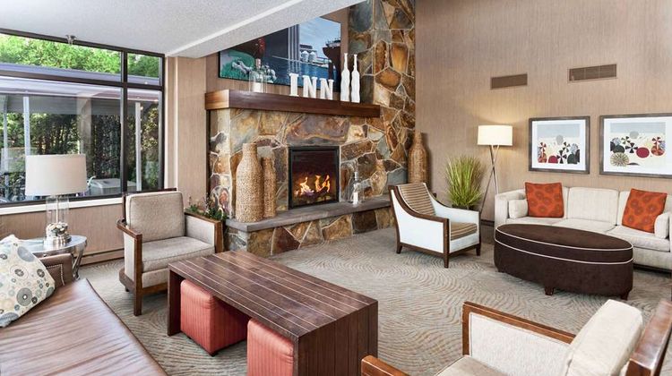 The Inn on Lake Superior Lobby