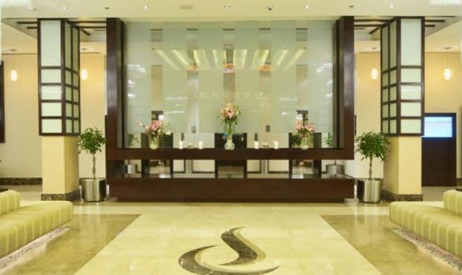 City Seasons Hotel Muscat Lobby