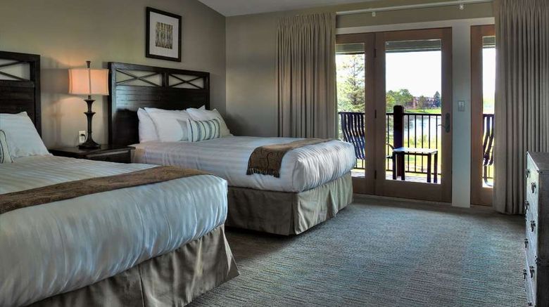 <b>Maddens on Gull Lake Room</b>. Images powered by <a href="https://iceportal.shijigroup.com/" title="IcePortal" target="_blank">IcePortal</a>.