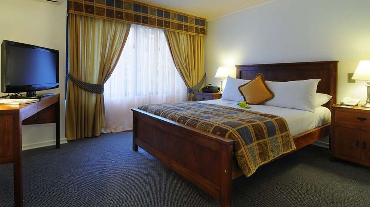 Park Plaza Apartments Room