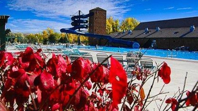 <b>Fairmont Hot Springs Resort Pool</b>. Images powered by <a href="https://iceportal.shijigroup.com/" title="IcePortal" target="_blank">IcePortal</a>.