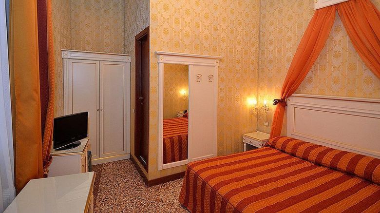 <b>Locanda La Corte Room</b>. Images powered by <a href="https://iceportal.shijigroup.com/" title="IcePortal" target="_blank">IcePortal</a>.