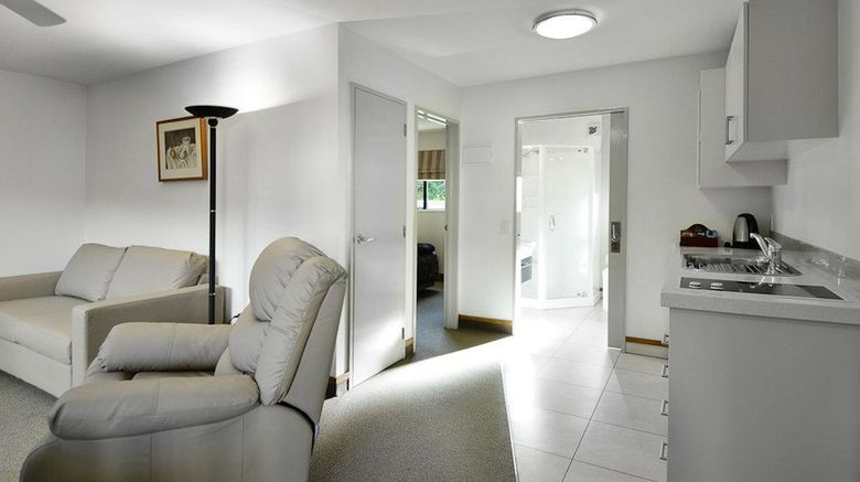 <b>Palms Motel Room</b>. Images powered by <a href="https://iceportal.shijigroup.com/" title="IcePortal" target="_blank">IcePortal</a>.