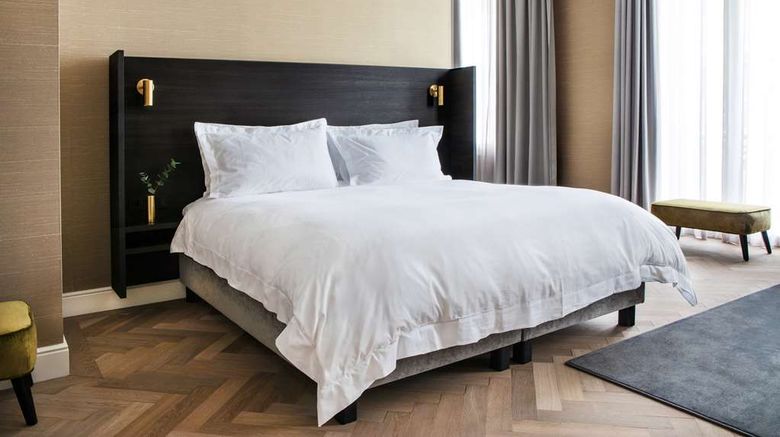 <b>Pillows Grand Hotel Reylof Suite</b>. Images powered by <a href="https://iceportal.shijigroup.com/" title="IcePortal" target="_blank">IcePortal</a>.