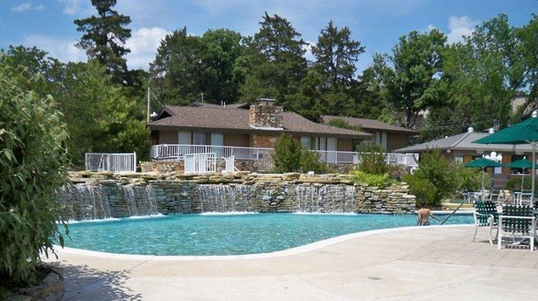 <b>Margaritaville Resort Lake of the Ozarks Pool</b>. Images powered by <a href="https://iceportal.shijigroup.com/" title="IcePortal" target="_blank">IcePortal</a>.