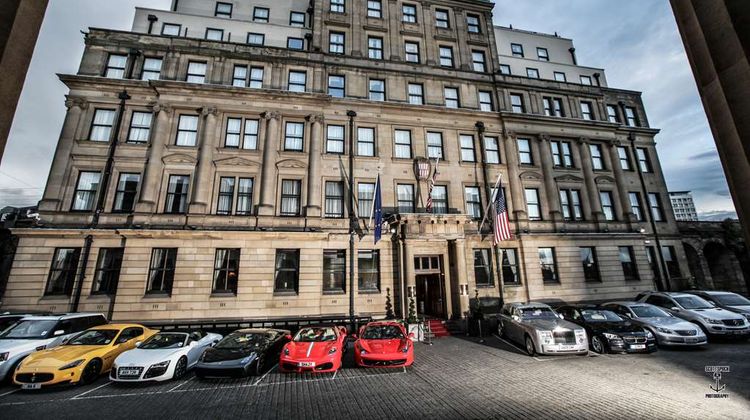 Vermont Hotel Exterior