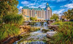 Chateau on the Lake Resort & Spa