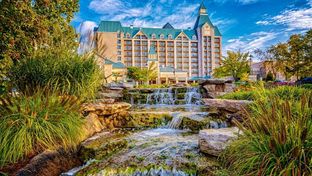 Chateau on the Lake Resort & Spa