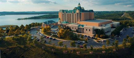 Chateau on the Lake Resort & Spa Exterior