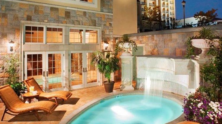 Chateau on the Lake Resort & Spa Spa