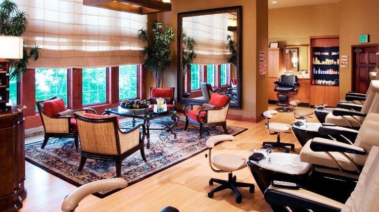 Chateau on the Lake Resort & Spa Spa