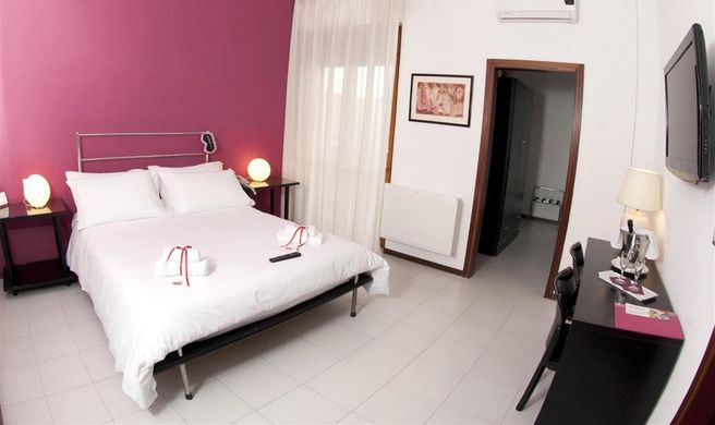 Zenit Hotel Room