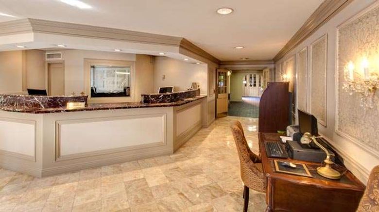 <b>Dauphine Orleans Hotel Lobby</b>. Images powered by <a href="https://iceportal.shijigroup.com/" title="IcePortal" target="_blank">IcePortal</a>.