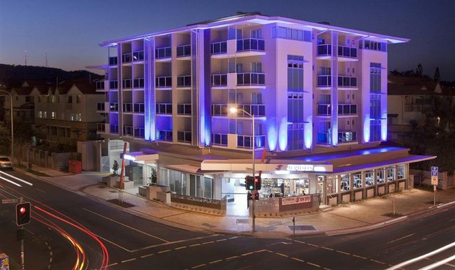 Jephson Hotel Exterior