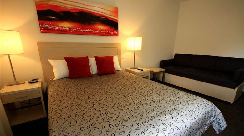 <b>Jephson Hotel Room</b>. Images powered by <a href="https://iceportal.shijigroup.com/" title="IcePortal" target="_blank">IcePortal</a>.
