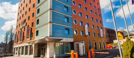 Qubus Hotel Exterior