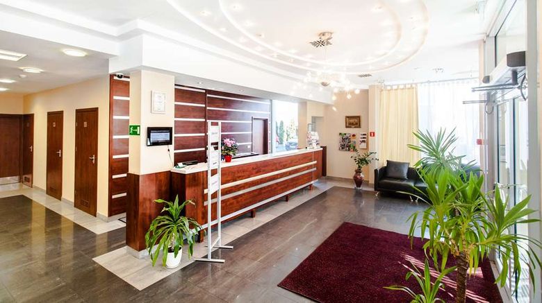 <b>Qubus Hotel Lobby</b>. Images powered by <a href="https://iceportal.shijigroup.com/" title="IcePortal" target="_blank">IcePortal</a>.