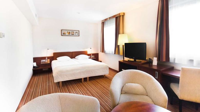 <b>Qubus Hotel Suite</b>. Images powered by <a href="https://iceportal.shijigroup.com/" title="IcePortal" target="_blank">IcePortal</a>.