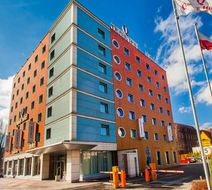 Qubus Hotel Exterior
