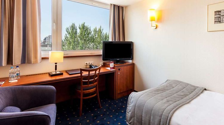 Qubus Hotel Room
