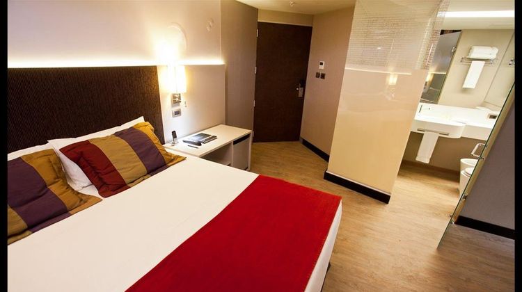 Two Hotel Buenos Aires Room