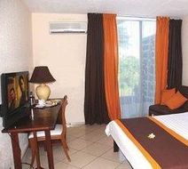 Retaj Moroni Hotel Room