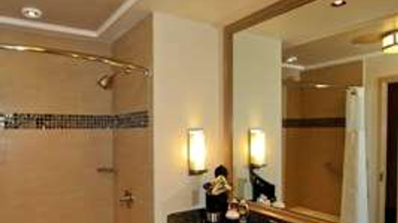 <b>L'Auberge du Lac Hotel & Casino Room</b>. Images powered by <a href="https://iceportal.shijigroup.com/" title="IcePortal" target="_blank">IcePortal</a>.