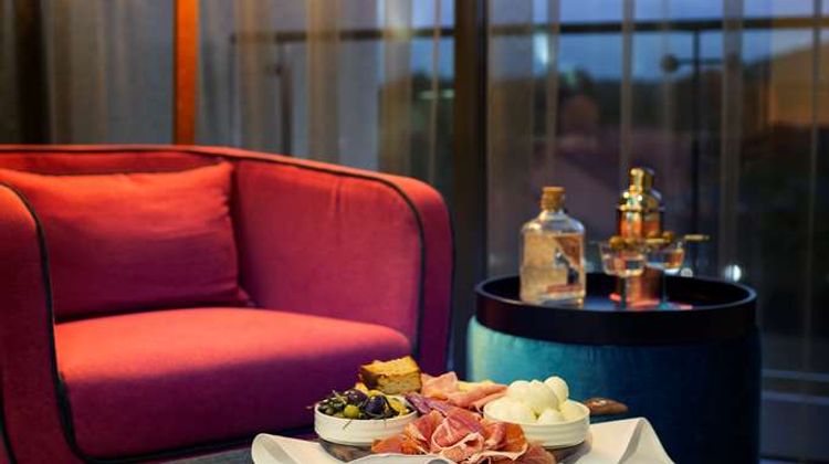 East Hotel Suite