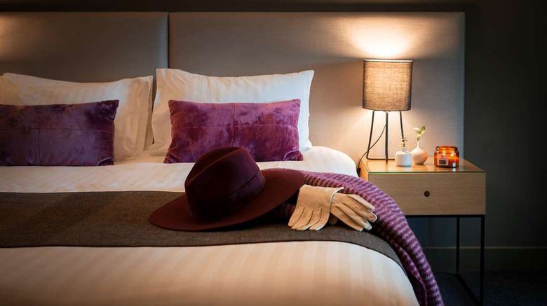 <b>East Hotel Room</b>. Images powered by <a href="https://iceportal.shijigroup.com/" title="IcePortal" target="_blank">IcePortal</a>.