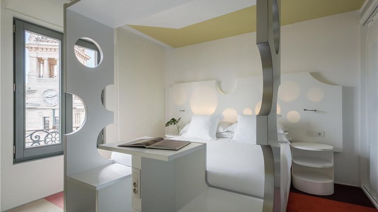 <b>Room Mate Hotel Pau Room</b>. Images powered by <a href="https://iceportal.shijigroup.com/" title="IcePortal" target="_blank">IcePortal</a>.