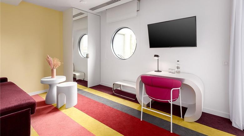 <b>Room Mate Hotel Pau Suite</b>. Images powered by <a href="https://iceportal.shijigroup.com/" title="IcePortal" target="_blank">IcePortal</a>.
