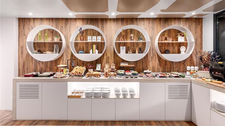 <b>Room Mate Hotel Pau Restaurant</b>. Images powered by <a href="https://iceportal.shijigroup.com/" title="IcePortal" target="_blank">IcePortal</a>.