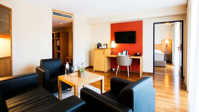 <b>Rogner Hotel Tirana Suite</b>. Images powered by <a href="https://iceportal.shijigroup.com/" title="IcePortal" target="_blank">IcePortal</a>.