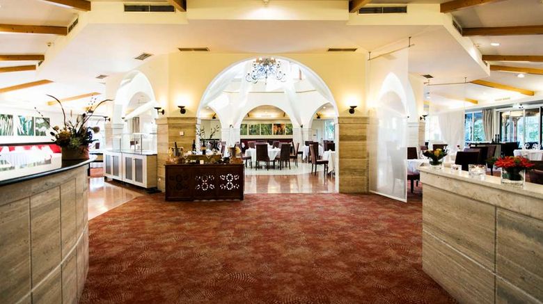 <b>Rogner Hotel Tirana Restaurant</b>. Images powered by <a href="https://iceportal.shijigroup.com/" title="IcePortal" target="_blank">IcePortal</a>.