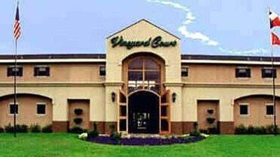 Vineyard Court Designer Suites Hotel